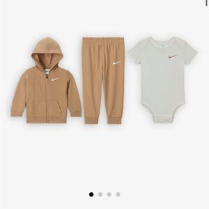 Nike
Baby (3M) 3-Piece Bodysuit Set